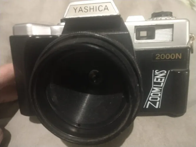 Câmera analógica yashica 2000 n
