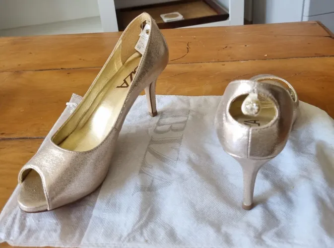 Sapatos e sandália femininos