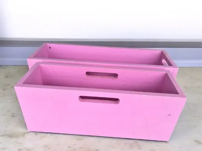 Baú organizador de brinquedo de Madeira Laqueada Lilás LACCA - Retirada Freguesia