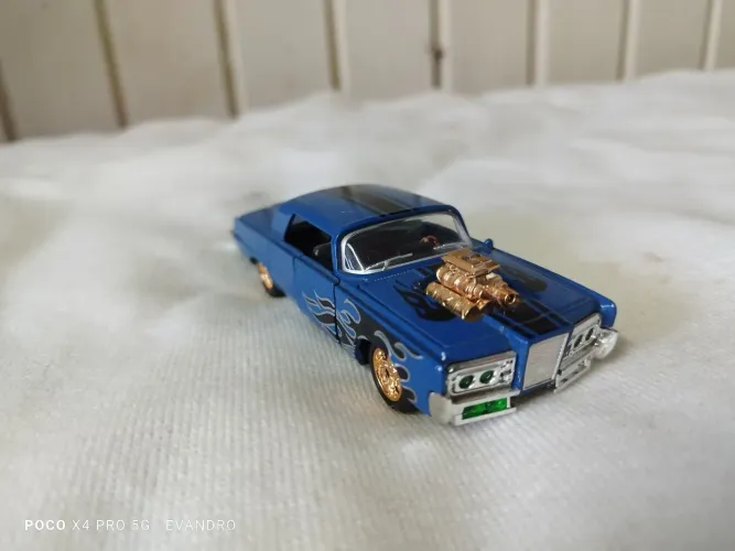 Carro Miniatura - Modelo Clássico
