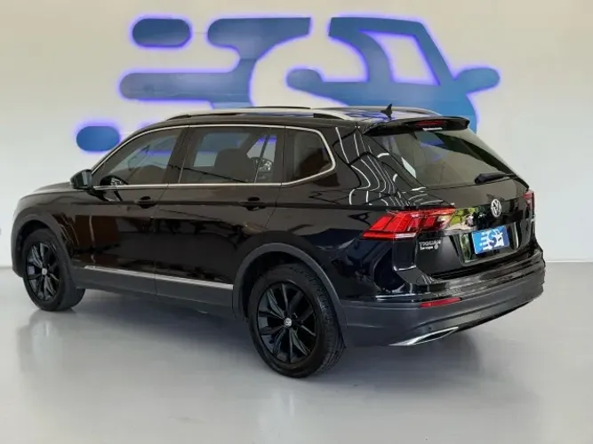 Volkswagen Tiguan Allspac Comf 250 TSI 1.4 Flex 2018
