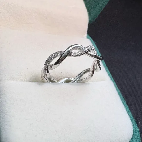 Anel Ouro Branco 18k com Diamantes Aro 13