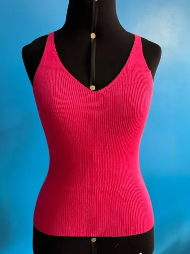 Blusa Regata Canelada Trico Decote V Tamanho P Cor Rosa Lisa Feminina Renner