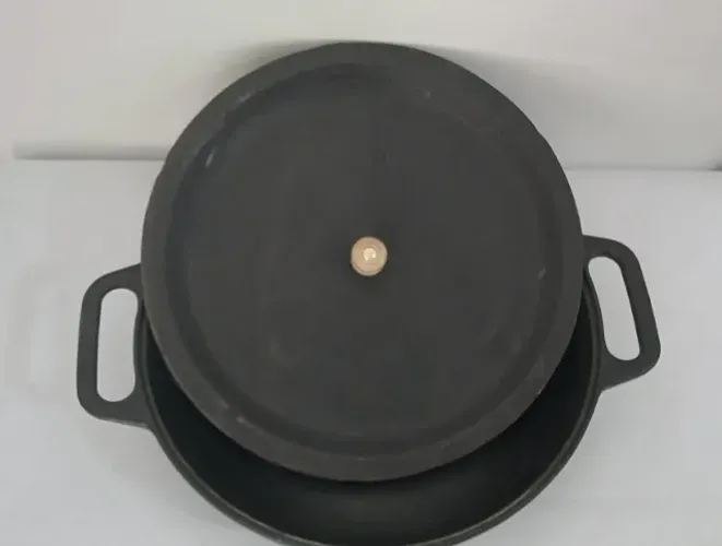 Frigideira de Ferro com Tampa 25 X 0.5