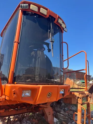 Chassi Cabine Pulverizador 2.000 Litros jacto 