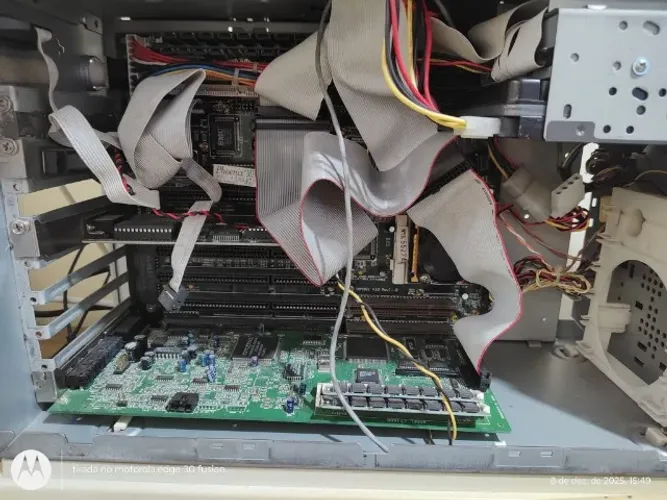 Computador retrô e raro Intel 486 DX 66