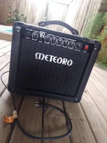 Amplificador Meteoro NDE15 _ Overdrive _ 16 Efeitos _ 15 Watts