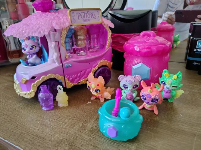 Caminhão de Poções Mágicas Magic Mixies Mixlings