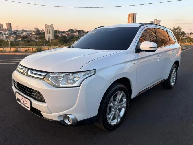 Mitsubishi Outlander 3.0/ GT 3.0 V6 Aut. 2014