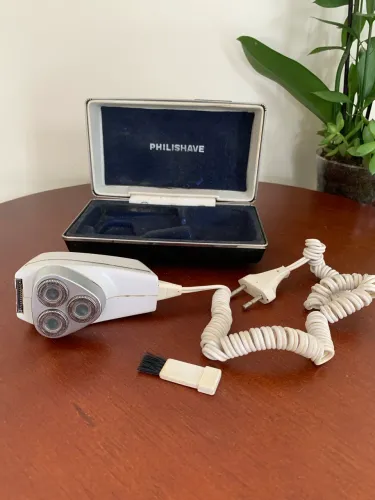 Barbeador Elétrico - PHILISHAVE 