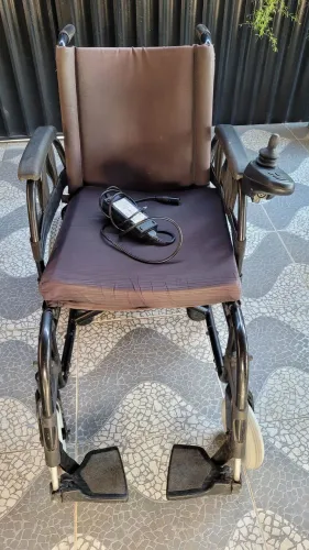 Cadeira de rodas motorizada - Ortobras