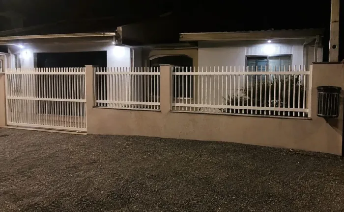 Portão com cerca