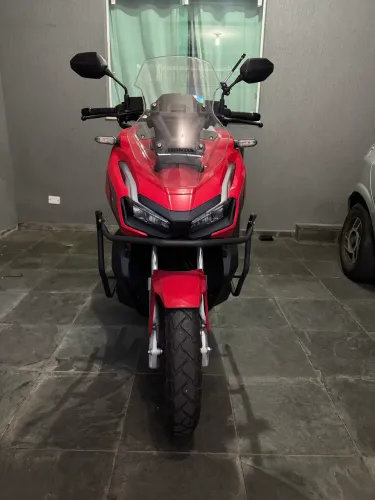 Honda ADV com 4.000 km