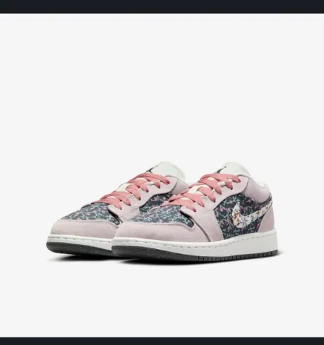 Tênis Nike Air Jordan 1 Low "Floral Canvas" Rosa