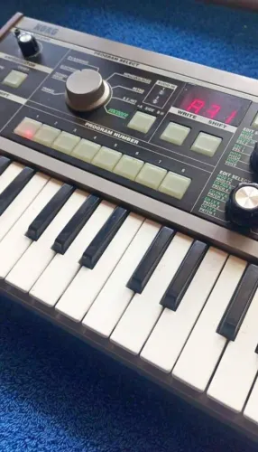 Korg microkorg MK1