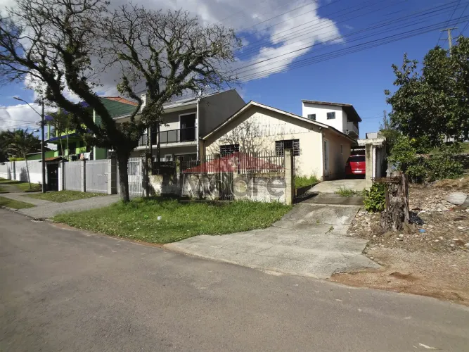 Casa com 5 dormitórios à venda por R$ 850.000,00 no bairro Pinheirinho - CURITIBA / PR