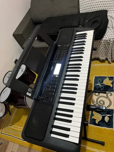 Teclado musical Yamara