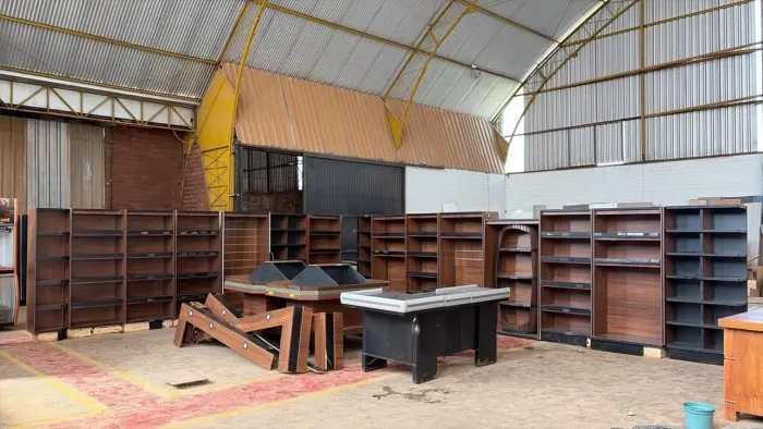 Lote de Móveis Comerciais para Loja/Mercadinho ? 22 peças