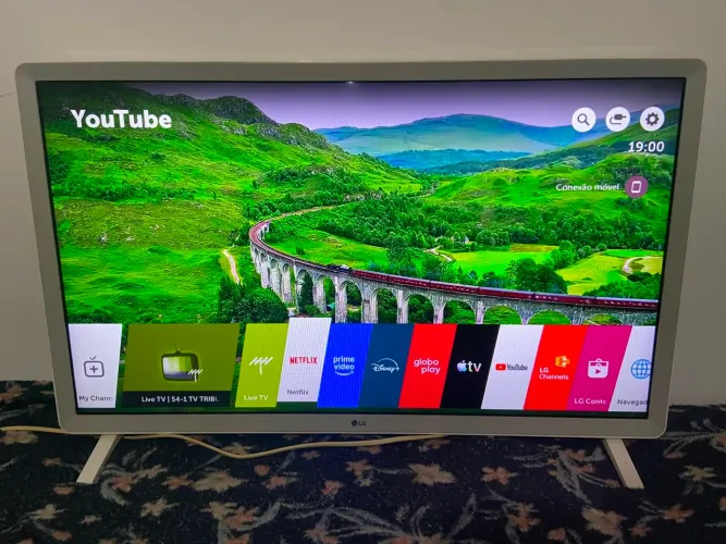 SMART TV 32 POLEGADAS IMPECÁVEL