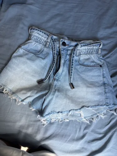 Short jeans