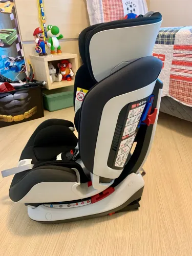 Cadeirinha para carro da marca Chicco Youniverse