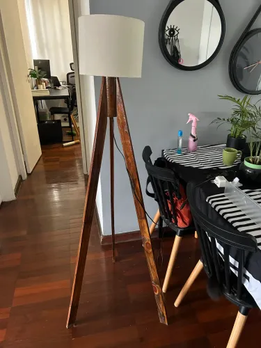 Luminária de piso rústica tripé abajur retrô 130cm com cúpula