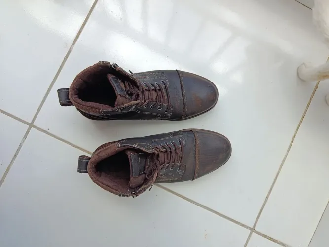 Bota de couro