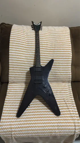 Guitarra Dean ML Preta - Excelente Estado