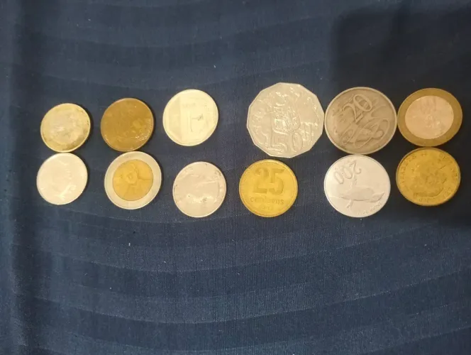 Moedes estrangeiras em perfeito estado entre em contato para fotos mais detalhadas 