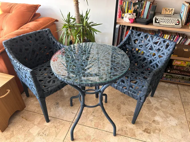 Conjuto de Jardim (Mesa e Cadeiras) Vime Sintético Azul Marinho Charmoso e Resistente