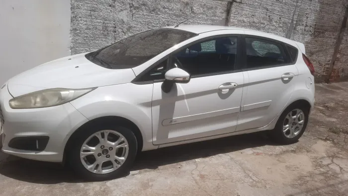 Ford Fiesta 1.6 16V Flex Mec. 5P 2015