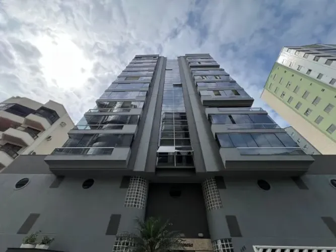 Apartamento Mobiliado com 159 m² à Venda em Meia Praia - Itapema | 04 Dormitórios | 02 Vag