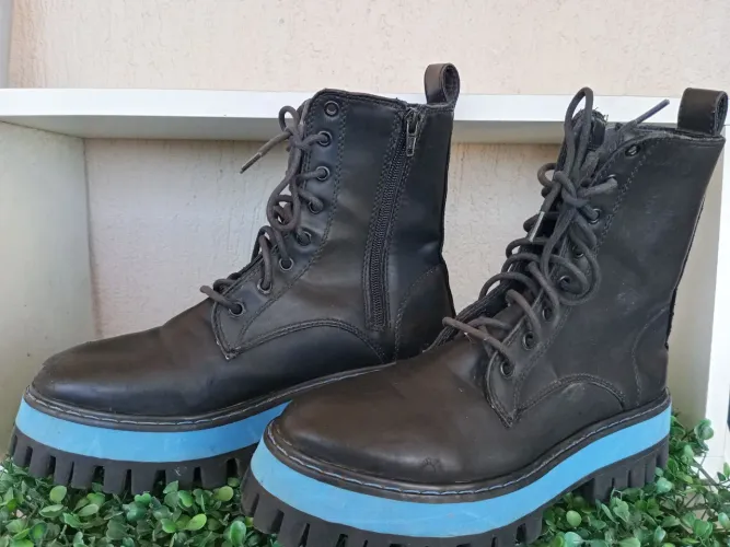 Coturno Farm Tratorada com Detalhe Azul (Desapego) número 39
