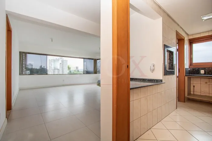 Apartamento de Luxo com 3 Quartos e Churrasqueira Privativa em Petrópolis, Porto Alegre-RS