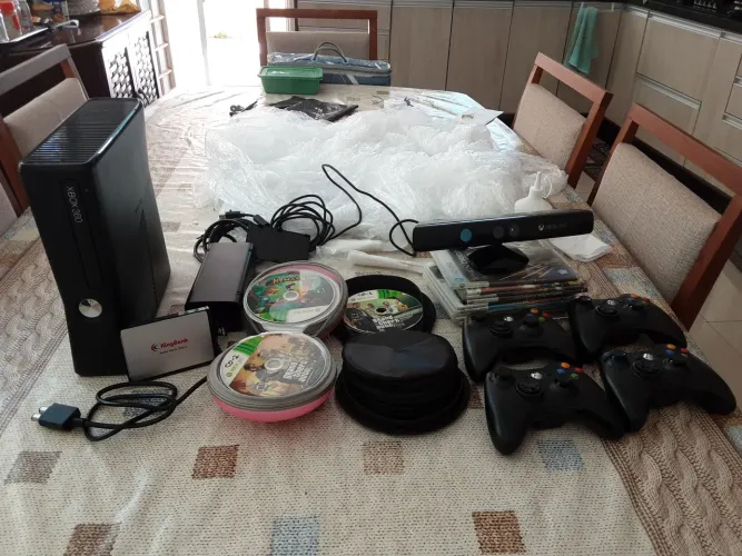 Xbox 360 RGH Completo - Kinect - 4 controles originais - Jogos e SSD 128gb