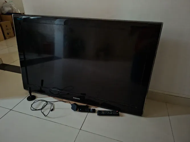 Tv sansung antiga.Modelo LN46A610A3R. + fire tv stick amazon.Funcionando perfeitamente.