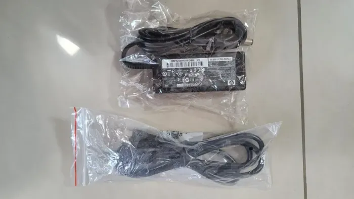 L189) Carregador Fonte Hp Ppp009H - original HP