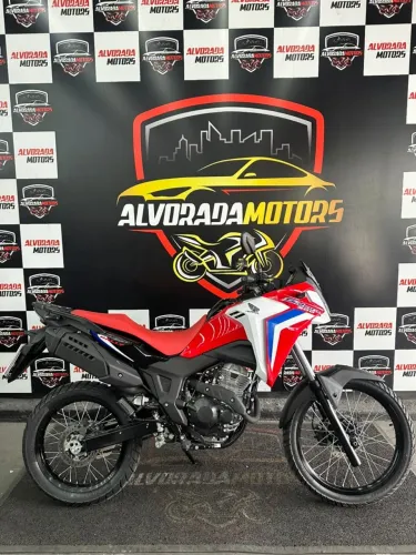 Sahara 300 Rally 0km 2026/2027. Emplacada e com pronta entrega
