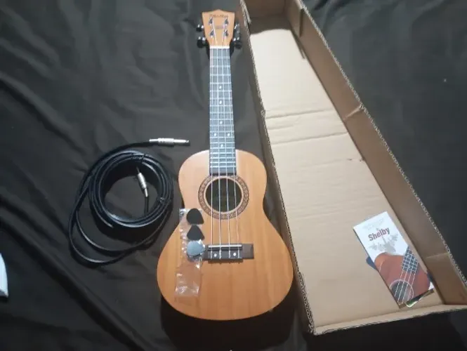 Ukulele Shelby S23M Concert Elétrico + 3 Palhetas | Pouco Usado, Estado de Novo!
