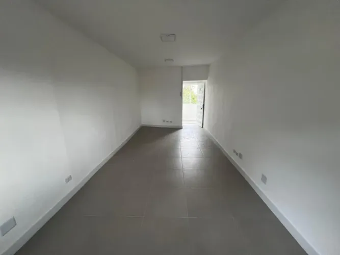 CONJUNTO COMERCIAL PARA LOCAÇÃO NO GUABIROTUBA - PRÓXIMO CARTÓRIO UBERABA