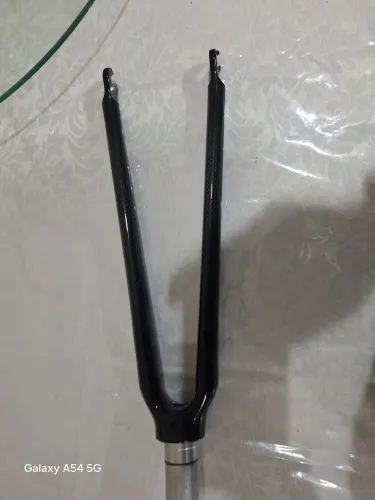 Garfo em carbono para rodas tamanho 650
