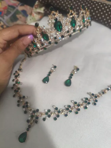 Conjunto coroa, colar e brincos