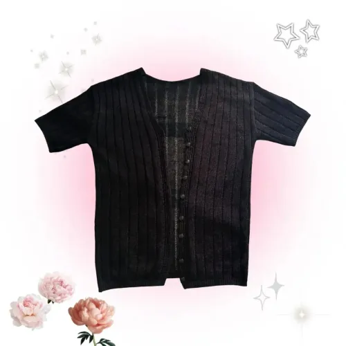 blusa de botão com certa transparência