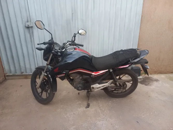 Vendo titan 2021 azul escura,  único dono