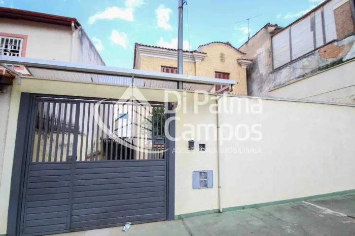 Casa residencial de 248m² com 3 quartos, 4 vagas para alugar no bairro Ipiranga