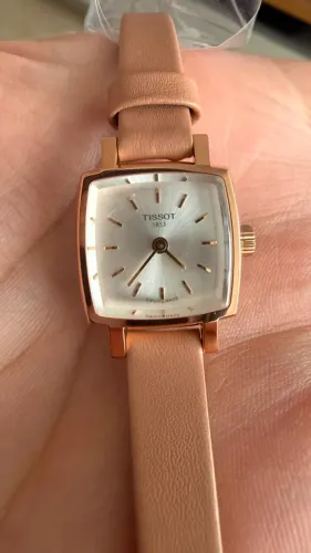 Relógio Feminino Tissot Lovely - Novo (Com 4 pulseiras)