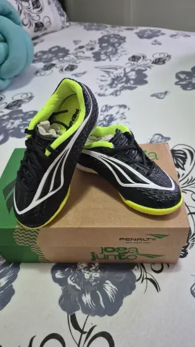 Chuteira Penalty número 25