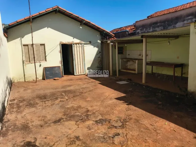 Casa com ponto comercial à Venda em Igarapava - Oportunidade no Bairro Evaristo Rodrigues