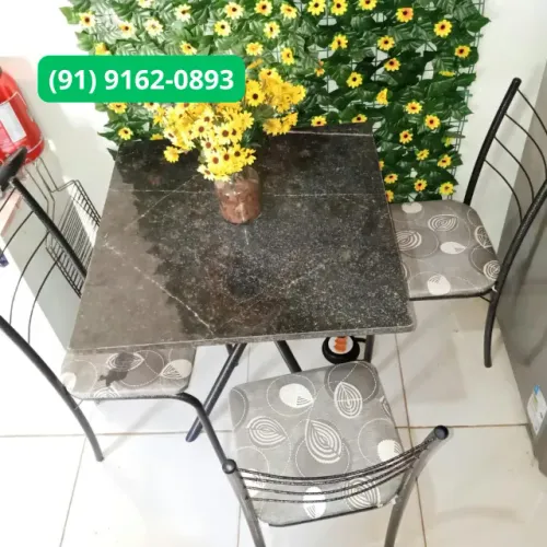 Conjunto Mesa Quadrada + Cadeiras