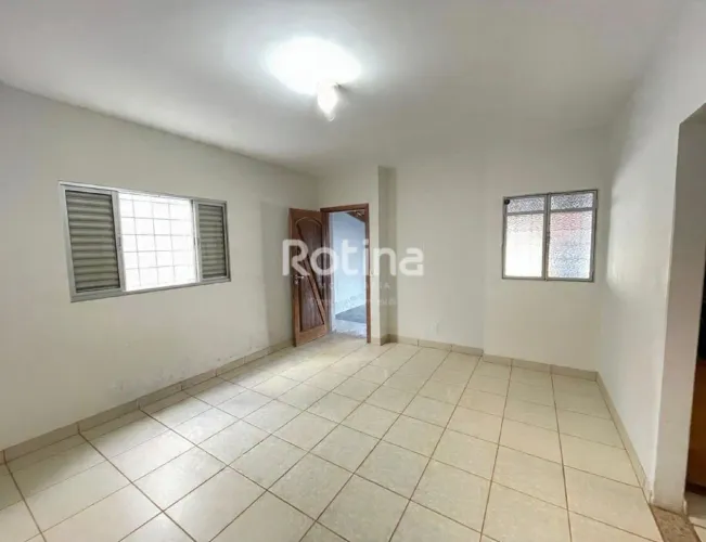 Casa à venda, 2 quartos, Santa Mônica - Uberlândia/MG - Rotina Imobiliária